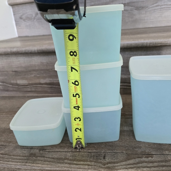 Vintage Tupperware set of 5 various sizes with lids. Pastel blue 1960's - Picture 4 of 8